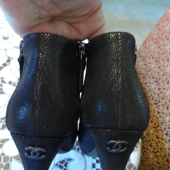 Chanel Black Metallic Canvas/Black Patent Leather Cap Toe Ankle Boots Size 38.5B - Picture 13 of 16